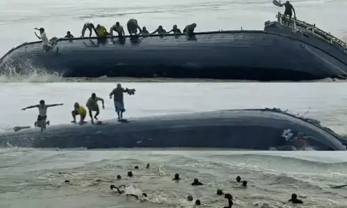Bhagalpur Boat Accident : भागलपुर में गंगा नदी की तेज धार में डूबी नाव, कई तैर कर निकले; 2 अब भी लापता