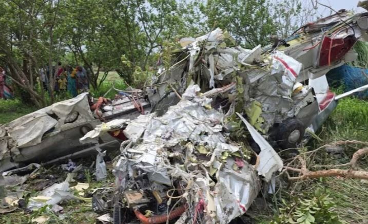 Kanpur Training Aircraft Crash: कानपुर में ट्रेनी विमान क्रैश, पायलट और ट्रेनर की मौत