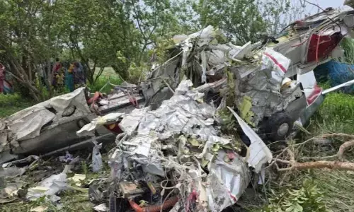 Kanpur Training Aircraft Crash: कानपुर में ट्रेनी विमान क्रैश, पायलट और ट्रेनर की मौत