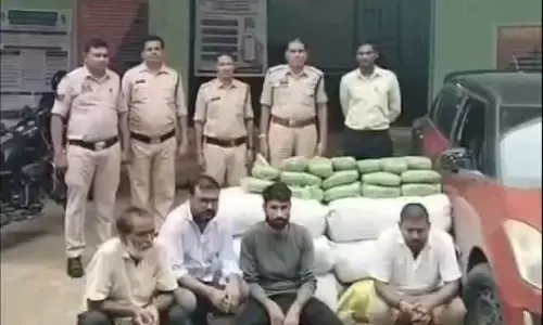 CG Crime : कांच के टुकड़ों और कचरे के नीचे छिपा था गांजा, 85 लाख की खेप के साथ 4 तस्कर गिरफ्तार