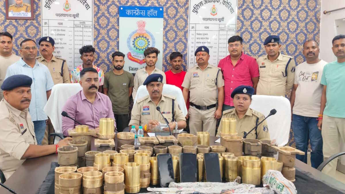 CG Crime : 50 लाख की चोरी का खुलासा, छत उखाड़कर TMC स्टोर में घुसे थे चोर, 4 गिरफ्तार