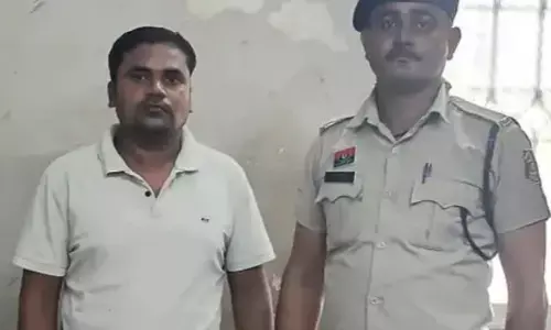 Durg government job fraud: दुर्ग-भिलाई में सरकारी नौकरी के नाम पर 14 लाख की ठगी, पति को पुलिस चालक और भाई को आरक्षक बनाने का दिया था झांसा, आरोपी गिरफ्तार