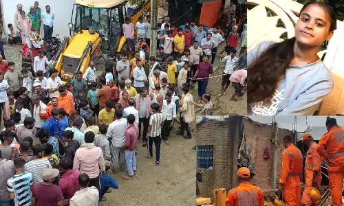 UP News : 25 फीट गहरे गड्ढे में समाई 18 साल की युवती, 7 घंटे बाद निकाला गया बाहर; अस्पताल में मौत UP News : 25 फीट गहरे गड्ढे में समाई 18 साल की युवती, 7 घंटे बाद निकाला गया बाहर; अस्पताल में मौत