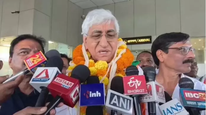 TS Singhdeo : जगदलपुर पहुंचे टीएस सिंहदेव, यूथ कांग्रेस चुनाव और बिलासपुर हिंसा पर खुलकर बोले, जानें क्या कहा TS Singhdeo : जगदलपुर पहुंचे टीएस सिंहदेव, यूथ कांग्रेस चुनाव और बिलासपुर हिंसा पर खुलकर बोले, जानें क्या कहा