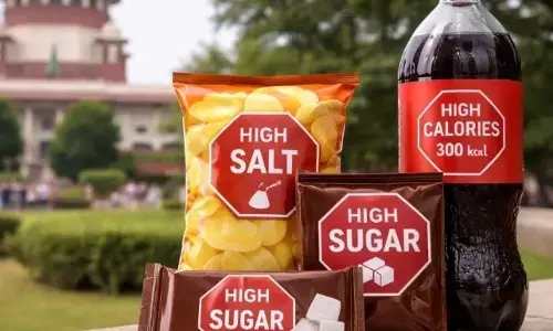 Packed Food Warning Label: पैकेट वाले खाने पर दिखेगा लाल निशान, ज्यादा चीनी-नमक और फैट पर मिलेगी चेतावनी, यहां जानें FSSAI का नया नियम Packed Food Warning Label: पैकेट वाले खाने पर दिखेगा लाल निशान, ज्यादा चीनी-नमक और फैट पर मिलेगी चेतावनी, यहां जानें FSSAI का नया नियम