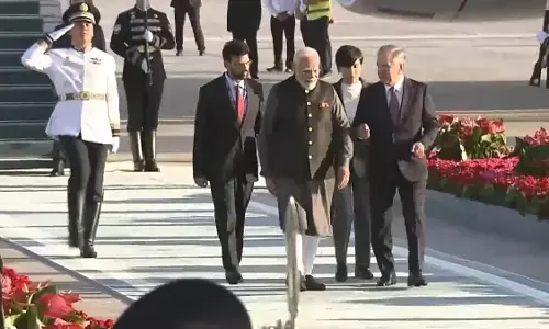 ताशकंद पहुंचे PM मोदी: राष्ट्रपति मिर्जियोयेव ने किया गर्मजोशी से स्वागत, व्यापार-रक्षा समेत कई मुद्दों पर होगी बात