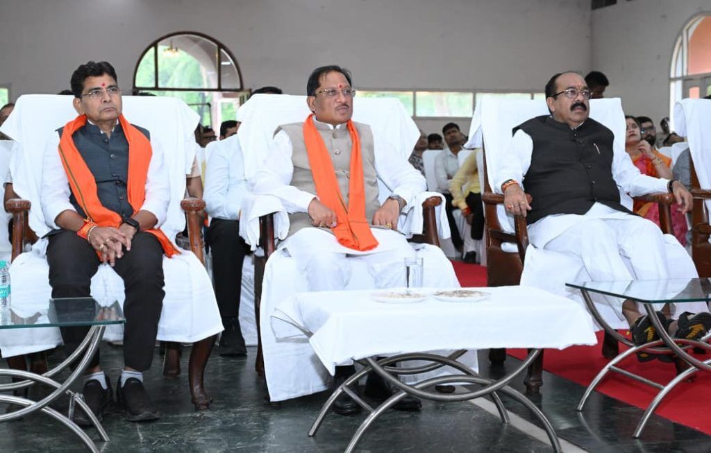 Raipur City News : CM साय ने सुनी ‘मन की बात’, नशामुक्त युवा और स्वच्छता के लिए जनभागीदारी पर दिया जोर