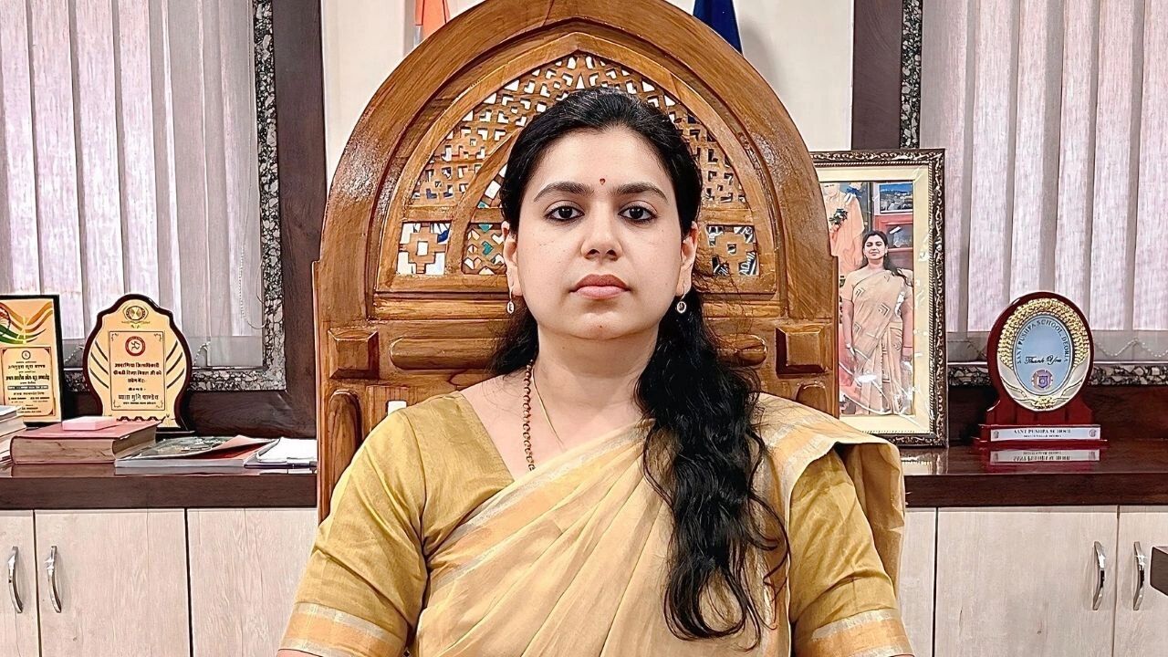UP की चर्चित IAS दिव्या मित्तल ने दिया इस्तीफा, 13 साल तक दी सेवा; बोलीं- पद छूटा, सपना नहीं