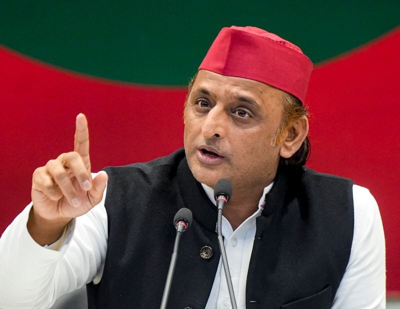 Akhilesh Yadav: अखिलेश यादव का बड़ा एलान, बोले- भाजपा राज में बंद स्कूल सपा सरकार में फिर खुलेंगे