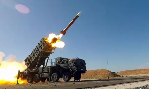 भारत को 5 और S-400 देगा रूस: 50 हजार करोड़ से ज्यादा का प्रस्ताव, चीन-पाकिस्तान की बढ़ेगी टेंशन भारत को 5 और S-400 देगा रूस: 50 हजार करोड़ से ज्यादा का प्रस्ताव, चीन-पाकिस्तान की बढ़ेगी टेंशन