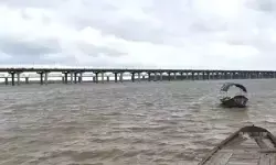 Prayagraj Flood Alert : गंगा-यमुना के बढ़ते जलस्तर से मंडराया बाढ़ का खतरा, 8 घंटे में 40 सेमी तक बढ़ा पानी; रेड अलर्ट जारी