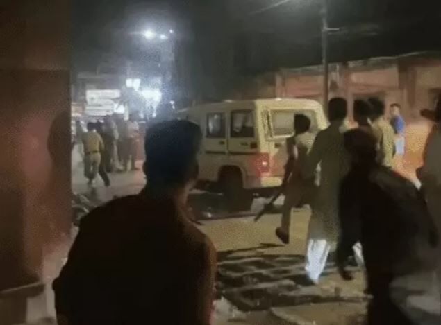 Bilaspur Khaparganj Stone Pelting: बिलासपुर के खपरगंज में दो पक्षों में पथराव के मामले में 11 आरोपी गिरफ्तार, इलाके में भारी पुलिस बल तैनात