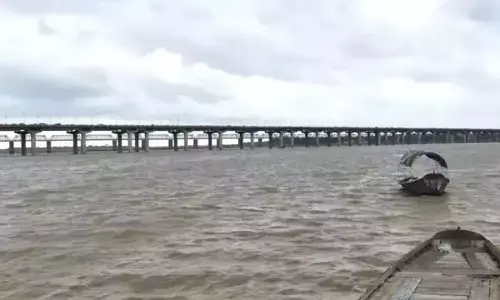 Prayagraj Flood Alert : गंगा-यमुना के बढ़ते जलस्तर से मंडराया बाढ़ का खतरा, 8 घंटे में 40 सेमी तक बढ़ा पानी; रेड अलर्ट जारी Prayagraj Flood Alert : गंगा-यमुना के बढ़ते जलस्तर से मंडराया बाढ़ का खतरा, 8 घंटे में 40 सेमी तक बढ़ा पानी; रेड अलर्ट जारी