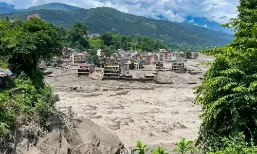 नेपाल में बाढ़ से 900 से ज्यादा मौतें, 4,200 से अधिक लापता; तबाही के बीच रेस्क्यू जारी