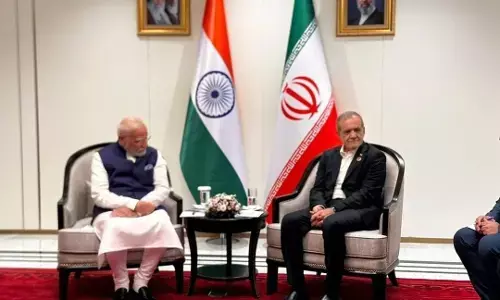 SCO समिट में पीएम मोदी और ईरान के राष्ट्रपति पेजेशकियान की मुलाकात, अमेरिका-ईरान युद्ध के बीच बैठक अहम, आज पुतिन से भी मिलेंगे