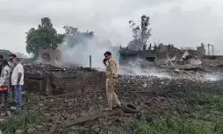 UP News : कौशांबी पटाखा फैक्ट्री ब्लास्ट में हुई कार्रवाई, इंस्पेक्टर समेत 7 पुलिसकर्मी सस्पेंड