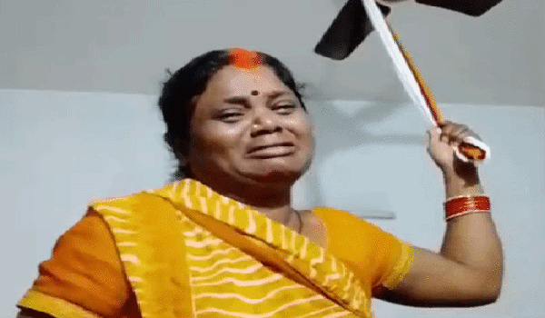 CG News : बहू पर प्रताड़ना का आरोप लगाकर महिला ने लगाई फांसी, वीडियो और दीवार पर मिले नोट से जांच तेज