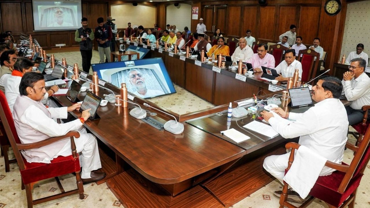 MP Mohan Cabinet : मोहन कैबिनेट के बड़े फैसले, RGPV के तीन नए विश्वविद्यालयों में बंटवारा; 41 हजार करोड़ की योजनाओं को मंजूरी