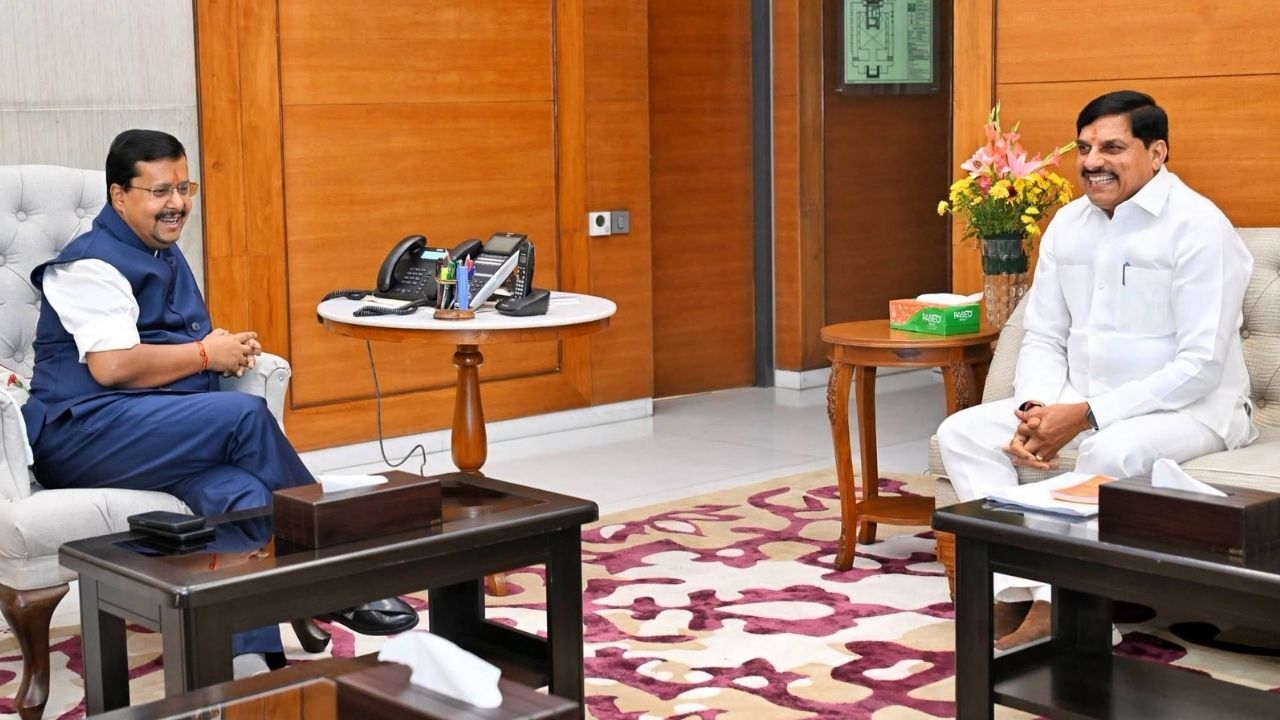 MP BJP में बढ़ी सियासी हलचल, CM मोहन यादव ने नितिन नवीन से की मुलाकात; कैबिनेट विस्तार को लेकर चर्चाएं तेज