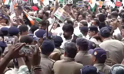 Rahul Gandhi FIR: उत्तराखंड में सड़क पर क्यों उतरी कांग्रेस, पुलिस से भिड़े कार्यकर्ता, जानें क्या है मामला