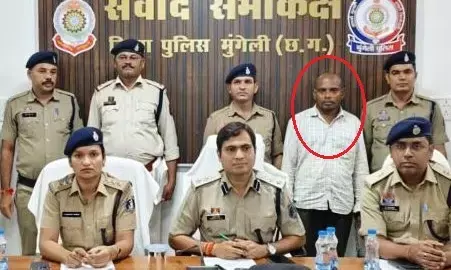 CG Crime : दोहरे हत्याकांड की गुत्थी सुलझी, भाई-भाभी का हत्यारा निकला भाई, आरोपी गिरफ्तार CG Crime : दोहरे हत्याकांड की गुत्थी सुलझी, भाई-भाभी का हत्यारा निकला भाई, आरोपी गिरफ्तार