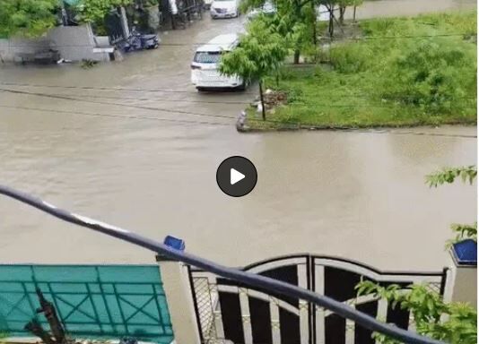 Balrampur heavy rain schools closed: बलरामपुर के स्कूलों में भरा पानी, आज छुट्टी, उत्तर-मध्य छत्तीसगढ़ में भारी बारिश का अलर्ट