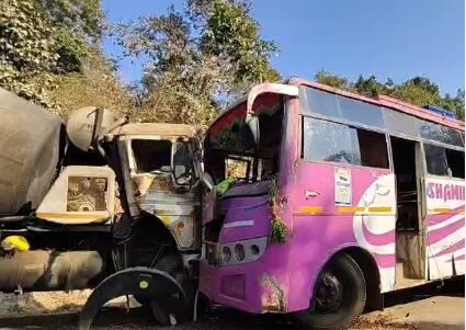 Jashpur Raigarh Bus Accident: बस और ट्रक में भीषण टक्कर, 15 यात्री घायल, 7 की हालत गंभीर, जानें पूरा मामला