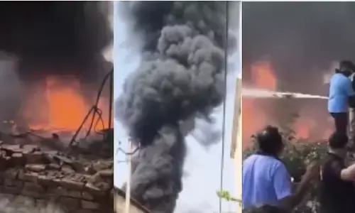 Jalandhar Mattress Factory Fire: मैट्रेस फैक्टरी में भीषण आग, 5-6 दमकल मौके पर मौजूद, मची अफरा-तफरी Jalandhar Mattress Factory Fire: मैट्रेस फैक्टरी में भीषण आग, 5-6 दमकल मौके पर मौजूद, मची अफरा-तफरी