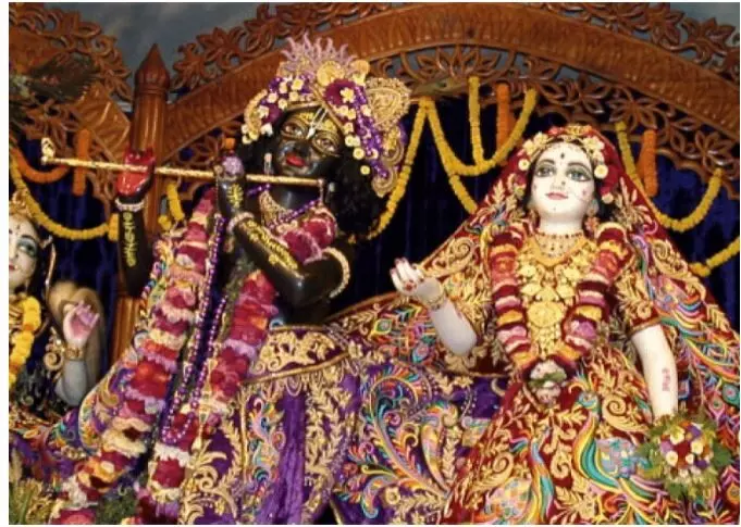 37820-raipur-janmashtami-2026-krishna-janmotsav-11-quintal-malpua-101-liter-doodh-abhishek Raipur Janmashtami Puja: रायपुर में आज जन्माष्टमी की धूम... जैतुसाव मठ में 11 क्विंटल मालपुआ का भोग, 101 लीटर दूध से अभिषेक, आधी रात होगा श्रीकृष्ण जन्मोत्सव