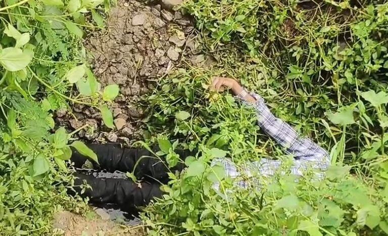 CG Crime : रेलवे लाइन किनारे नाले में मिला युवक का शव, इलाके में मची सनसनी