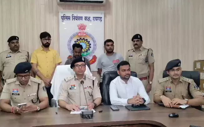 37859-untitled CG Crime : खैर-तेंदू लकड़ी की अंतरराज्यीय तस्करी का खुलासा, 3 आरोपी गिरफ्तार