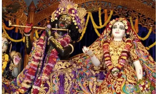 Raipur Janmashtami Puja: रायपुर में आज जन्माष्टमी की धूम... जैतुसाव मठ में 11 क्विंटल मालपुआ का भोग, 101 लीटर दूध से अभिषेक, आधी रात होगा श्रीकृष्ण जन्मोत्सव
