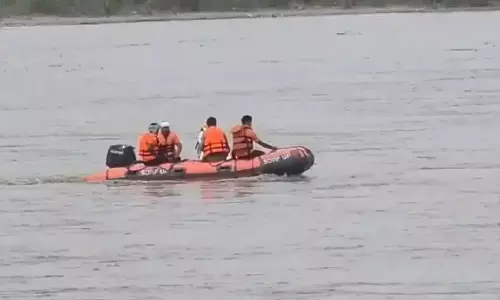 Jharkhand News : तड़गू नदी में नहाने गए तीन दोस्त पानी में डूबे, दो की मौत, तीसरे की तलाश जारी