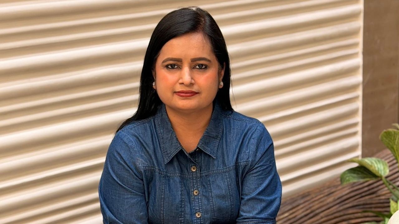 Raipur City News : महापौर से जुड़े आपत्तिजनक वीडियो मामले में एंकर सोमा देवांगन हिरासत में