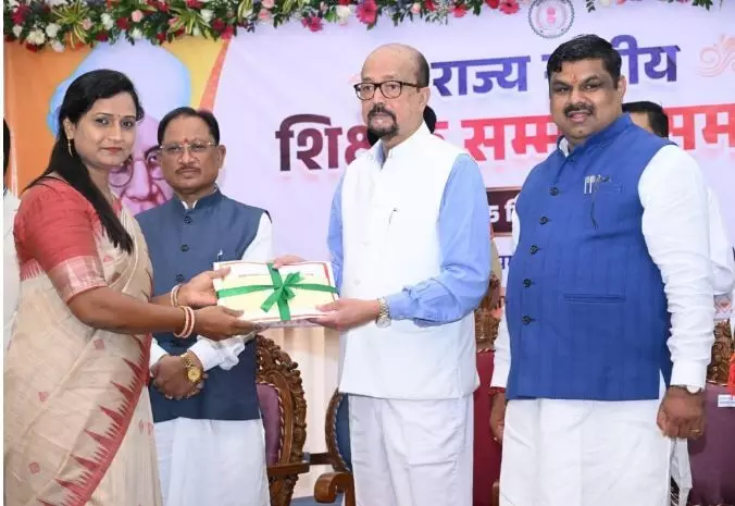 37967-teachers-day-2026-chhattisgarh-state-award-63-teachers-ai-governor-ramen-deka Teachers Day 2026: AI के दौर में शिक्षक बनें विद्यार्थियों के मार्गदर्शक, राज्यपाल रमेन डेका ने कही बड़ी बात