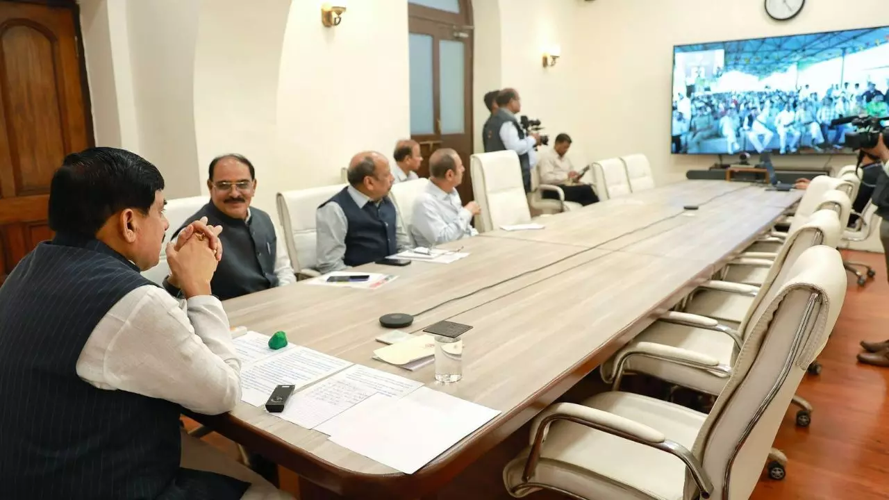 38001-mp-mohan-1 MP : भिंड में कृषि क्रांति की नई शुरुआत, CM मोहन यादव बोले- किसानों की सेवा का त्यौहार है बलराम कृषि महोत्सव