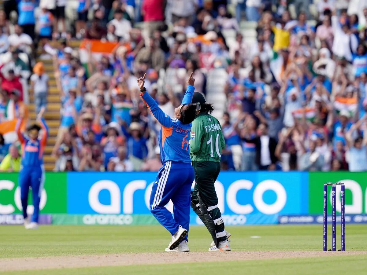 IND W vs PAK W: 18.1 ओवर में पाकिस्तान की पूरी टीम ढेर, भारत को 56 रन का टारगेट, महिला टी20 में सबसे छोटा स्कोर; सभी विकेट स्पिनर्स ने झटके