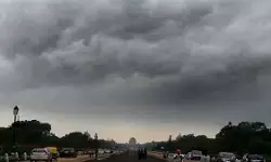 CG Weather : संडे आउटिंग का बना रहे हैं प्लान? छाता-रेनकोट रखें साथ, प्रदेश में बारिश का जोर पड़ा धीमा