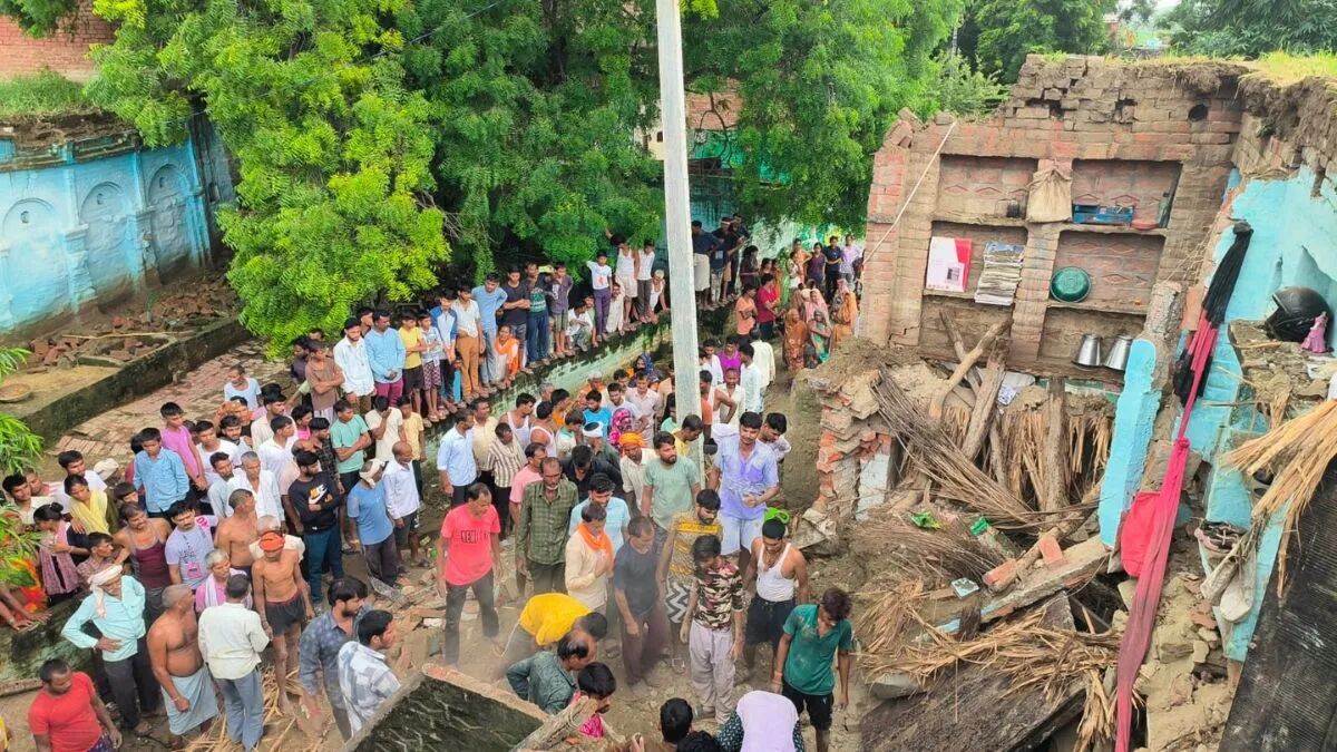 UP News : कानपुर के घाटमपुर में कच्चा मकान ढहा, एक ही परिवार के 4 लोगों की मौत; CM योगी ने लिया संज्ञान