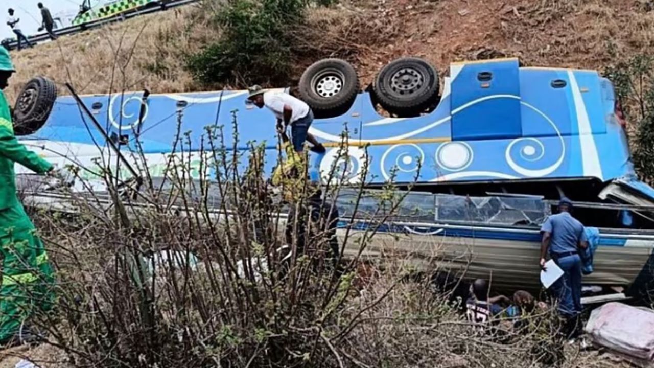 Cape Verde Bus Accident : फोगो द्वीप पर खाई में गिरी यात्री बस, 25 लोगों की मौत; कई घायल