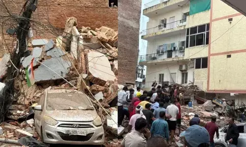 Delhi : दिल्ली में भरभराकर गिरी 5 मंजिला इमारत, कई लोगों के दबने की आशंका, रेस्क्यू जारी