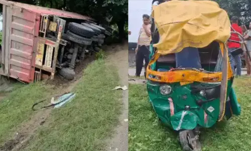 UP Accident : संभल में भीषण सड़क हादसा, डंपर से टकराया ऑटो; 4 महीने की बच्ची समेत 5 की मौत, 6 घायल