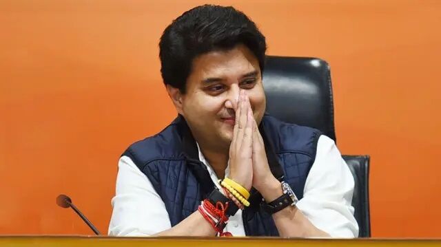 महाकाल की अंतिम राजसी सवारी: सिंधिया करेंगे पगड़ी भेंट, 250 साल पुरानी परंपरा निभाएंगे; रात में क्यों नहीं रुकते ज्योतिरादित्य सिंधिया ने खुद बताई वजह!