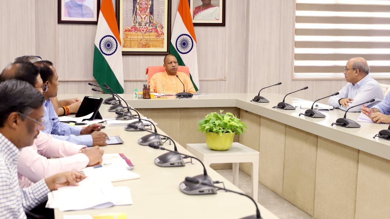 Chitrakoot Flood Relief : सीएम योगी ने की बाढ़ प्रभावित क्षेत्रों की समीक्षा, फसल और मकान नुकसान के सर्वे के दिए निर्देश