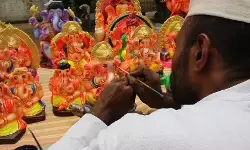 Raipur City News : रायपुर जेल में बंदियों ने गढ़ी ‘हरित’ गणेश प्रतिमाएं, मिट्टी में छिपे हैं तुलसी और पौधों के बीज