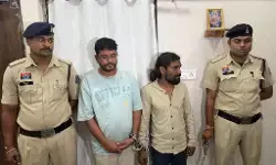 Raipur City Crime : ज्वेलरी शॉप में चोरी करने वाले नाबालिग समेत तीन गिरफ्तार, साढ़े 4 लाख का माल बरामद