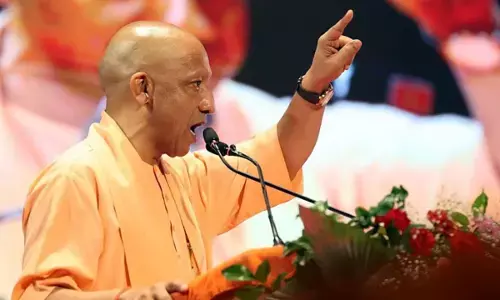 Yogi Government Action : राजस्व मामलों में लापरवाही पर बड़ा एक्शन, 5 तहसीलदार निलंबित; 13 अधिकारियों को नोटिस