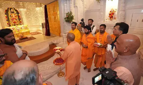 CM Yogi Ayodhya Visit : रामलला के दरबार पहुंचे सीएम योगी, हनुमानगढ़ी में लिया आशीर्वाद; नए CEO से की मुलाकात