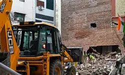 Delhi Building Collapse : सत्य निकेतन हादसे के बाद MCD का बड़ा एक्शन, आज से तोड़ी जाएंगी 27 जर्जर इमारतें; मालिकों को भेजा नोटिस