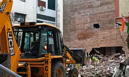 Delhi Building Collapse : सत्य निकेतन हादसे के बाद MCD का बड़ा एक्शन, आज से तोड़ी जाएंगी 27 जर्जर इमारतें; मालिकों को भेजा नोटिस